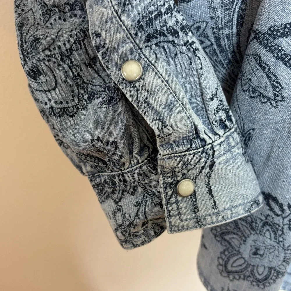 Sundance Pearl Snap Denim Shirt Womens XL Chambray Coastal Cowgirl Western Boho - Picture 4 of 7